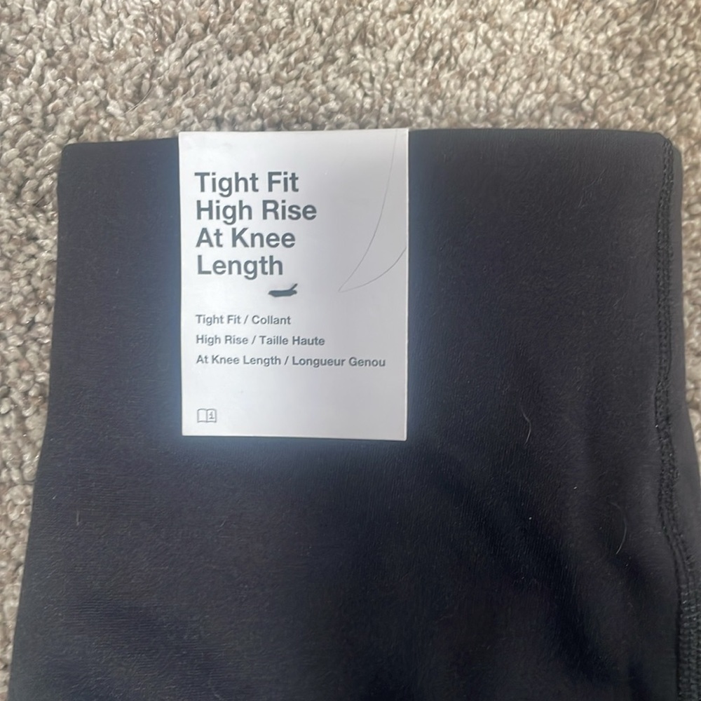 Nike women’s high rise at knee shorts - Picture 2 of 3